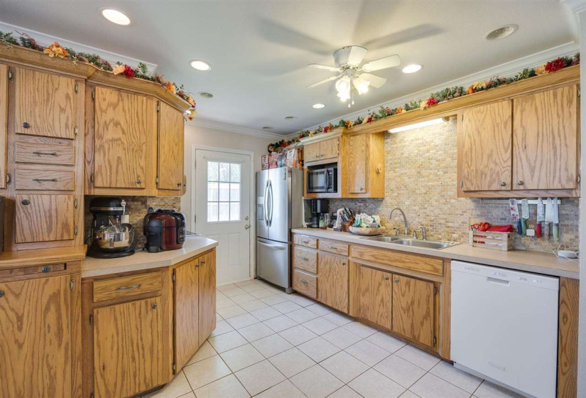 3 Bedrooms Bedrooms, 0 ,3 BathroomsBathrooms,Residential,Single Family,Lincoln,1,130572