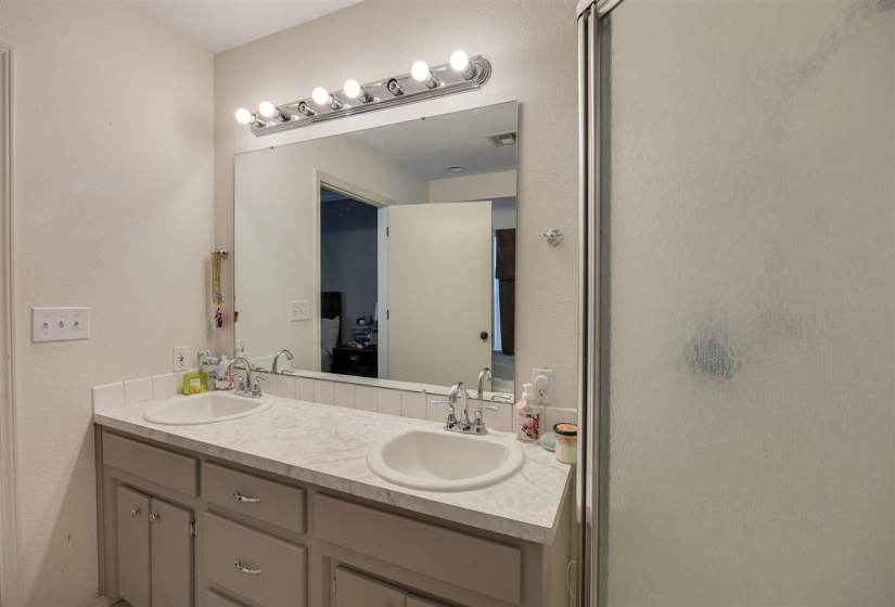 3 Bedrooms Bedrooms, 0 ,3 BathroomsBathrooms,Residential,Single Family,Lincoln,1,130572