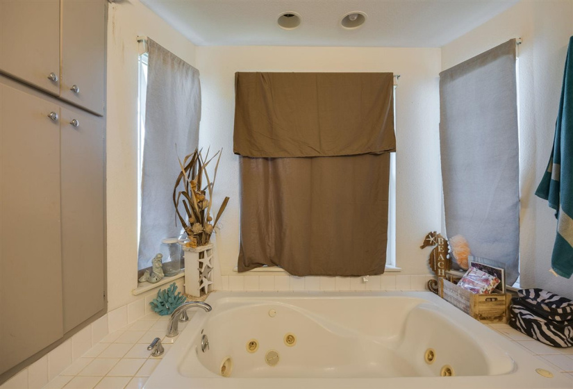 3 Bedrooms Bedrooms, 0 ,3 BathroomsBathrooms,Residential,Single Family,Lincoln,1,130572