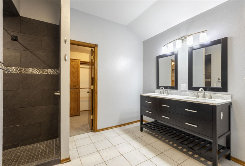 4 Bedrooms Bedrooms, 0 ,4 BathroomsBathrooms,Residential,Single Family,Tee,1.5,132821