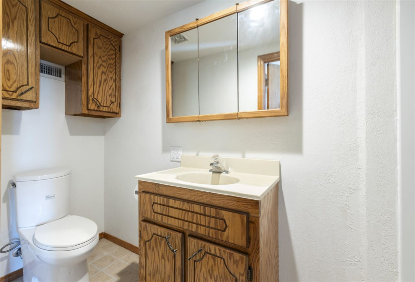 4 Bedrooms Bedrooms, 0 ,4 BathroomsBathrooms,Residential,Single Family,Tee,1.5,132821