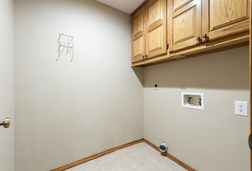 4 Bedrooms Bedrooms, 0 ,4 BathroomsBathrooms,Residential,Single Family,Tee,1.5,132821