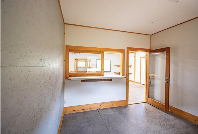 0 , 0 ,1 BathroomBathrooms,Residential,Single Family,Amanda,1,132827