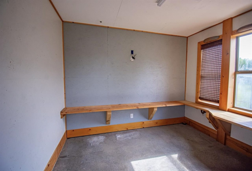0 , 0 ,1 BathroomBathrooms,Residential,Single Family,Amanda,1,132827