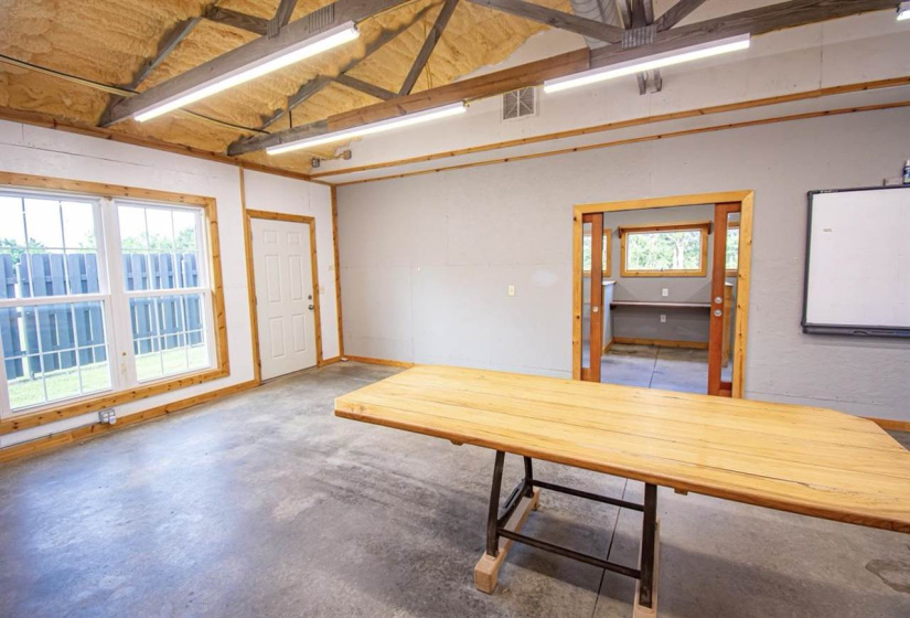 0 , 0 ,1 BathroomBathrooms,Residential,Single Family,Amanda,1,132827