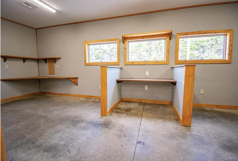 0 , 0 ,1 BathroomBathrooms,Residential,Single Family,Amanda,1,132827
