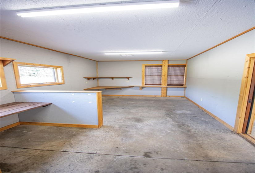 0 , 0 ,1 BathroomBathrooms,Residential,Single Family,Amanda,1,132827