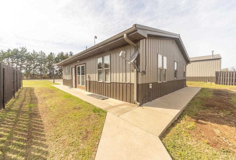 0 , 0 ,1 BathroomBathrooms,Residential,Single Family,Amanda,1,132827