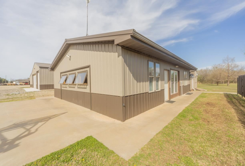0 , 0 ,1 BathroomBathrooms,Residential,Single Family,Amanda,1,132827