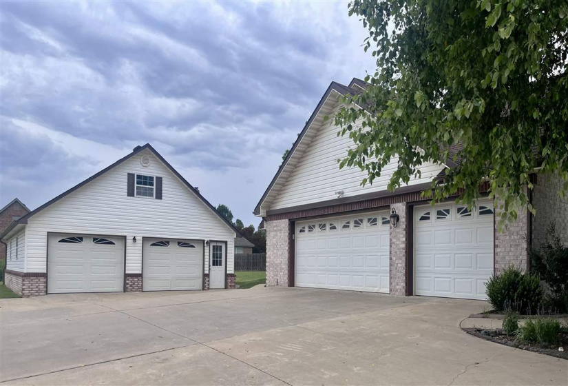 4 Bedrooms Bedrooms, 0 ,2 BathroomsBathrooms,Residential,Single Family,Jessica,1.5,132276