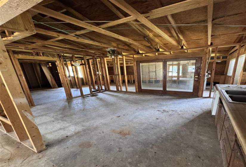 3 Bedrooms Bedrooms, 0 ,0,Residential,Single Family,3rd,1,132837