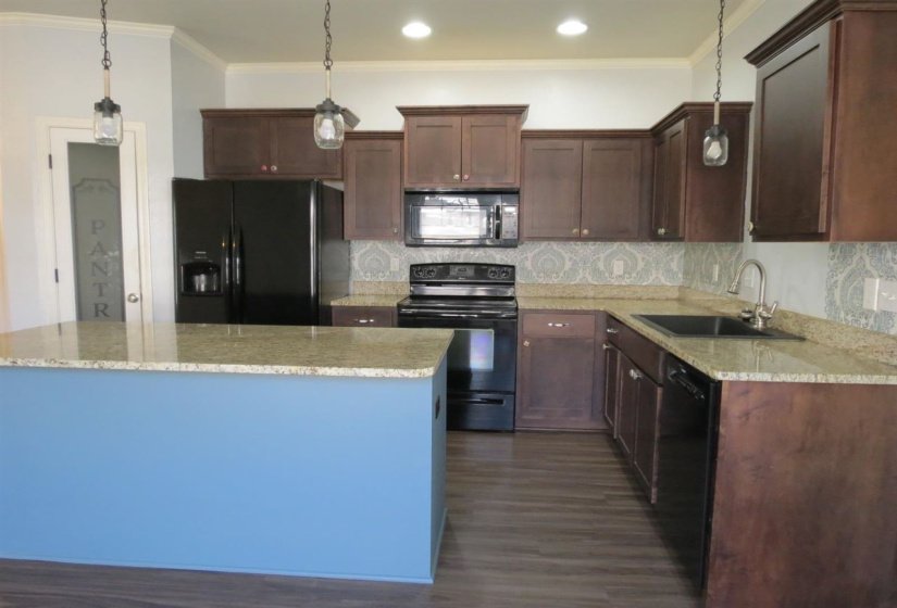 3 Bedrooms Bedrooms, 0 ,2 BathroomsBathrooms,Residential,Single Family,13th,1,132844