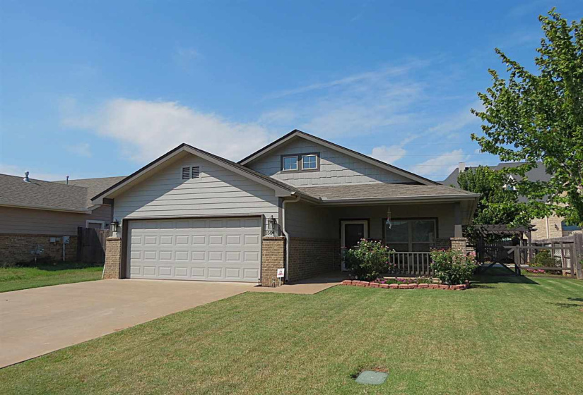 3 Bedrooms Bedrooms, 0 ,2 BathroomsBathrooms,Residential,Single Family,13th,1,132844
