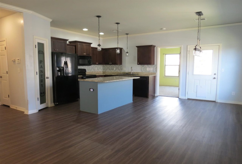 3 Bedrooms Bedrooms, 0 ,2 BathroomsBathrooms,Residential,Single Family,13th,1,132844