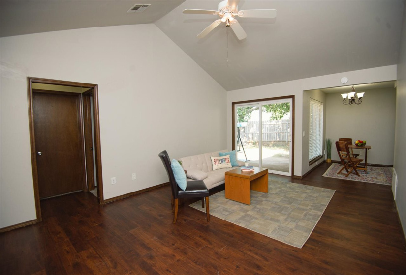 2 Bedrooms Bedrooms, 0 ,1 BathroomBathrooms,Residential,Single Family,Park,1,132663