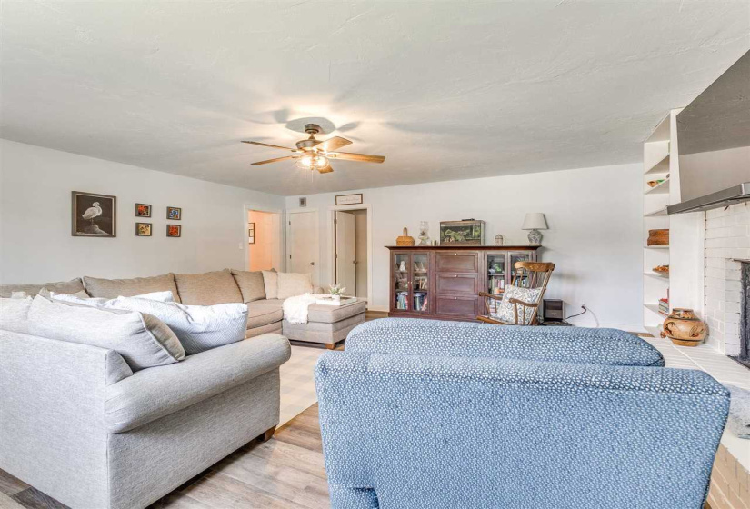4 Bedrooms Bedrooms, 0 ,2 BathroomsBathrooms,Residential,Single Family,Eseco,1,132856