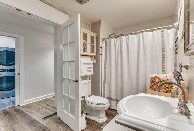4 Bedrooms Bedrooms, 0 ,2 BathroomsBathrooms,Residential,Single Family,Eseco,1,132856