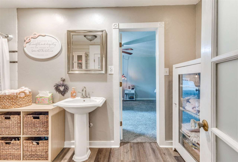 4 Bedrooms Bedrooms, 0 ,2 BathroomsBathrooms,Residential,Single Family,Eseco,1,132856