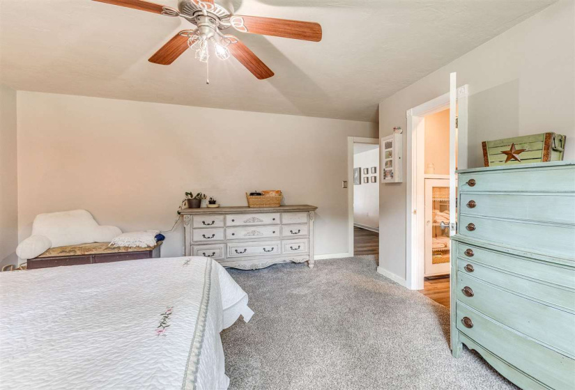 4 Bedrooms Bedrooms, 0 ,2 BathroomsBathrooms,Residential,Single Family,Eseco,1,132856