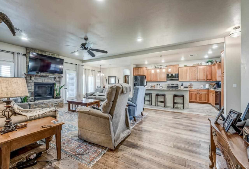 3 Bedrooms Bedrooms, 0 ,2 BathroomsBathrooms,Residential,Single Family,Westpoint,1.5,132857