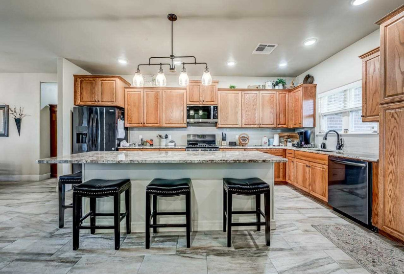 3 Bedrooms Bedrooms, 0 ,2 BathroomsBathrooms,Residential,Single Family,Westpoint,1.5,132857