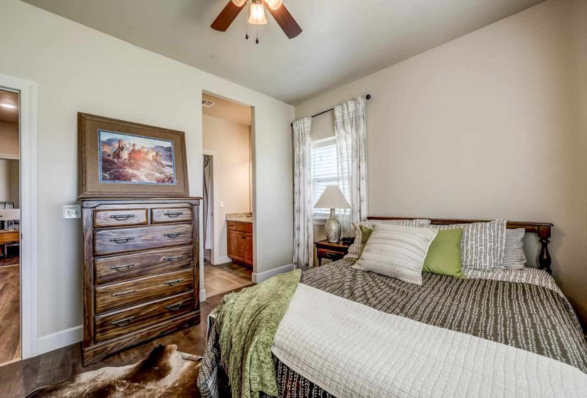 3 Bedrooms Bedrooms, 0 ,2 BathroomsBathrooms,Residential,Single Family,Westpoint,1.5,132857