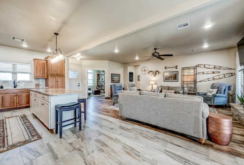 3 Bedrooms Bedrooms, 0 ,2 BathroomsBathrooms,Residential,Single Family,Westpoint,1.5,132857
