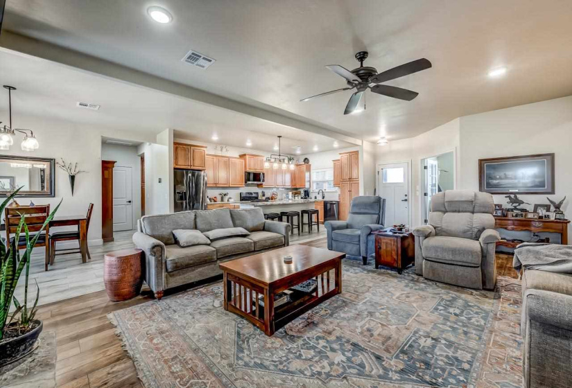 3 Bedrooms Bedrooms, 0 ,2 BathroomsBathrooms,Residential,Single Family,Westpoint,1.5,132857