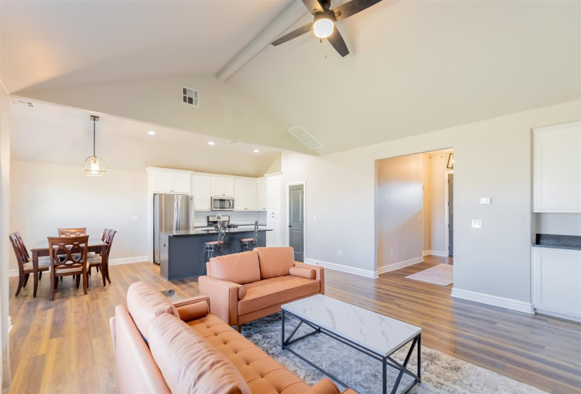 3 Bedrooms Bedrooms, 0 ,2 BathroomsBathrooms,Residential,Single Family,Grandview,1,132858