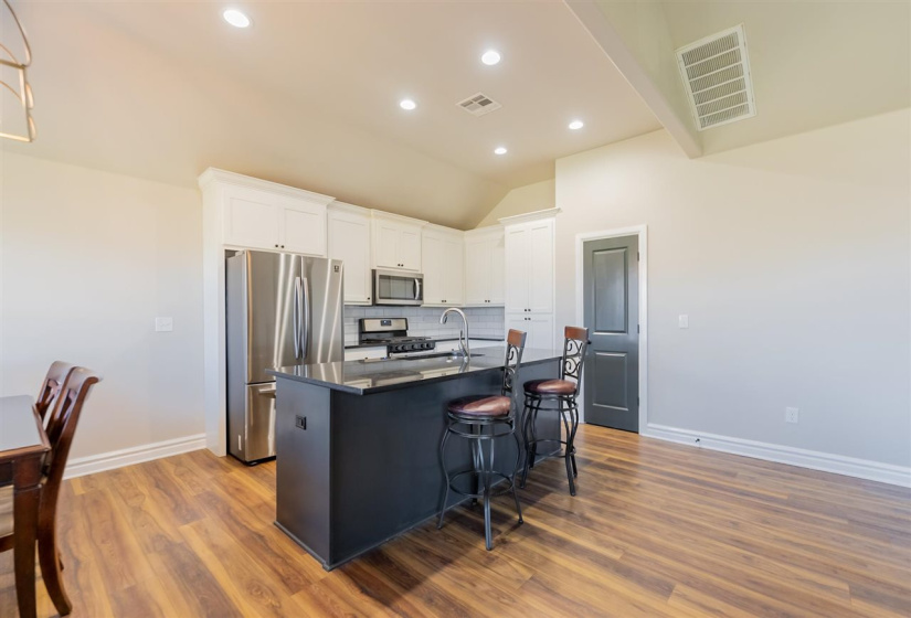 3 Bedrooms Bedrooms, 0 ,2 BathroomsBathrooms,Residential,Single Family,Grandview,1,132858