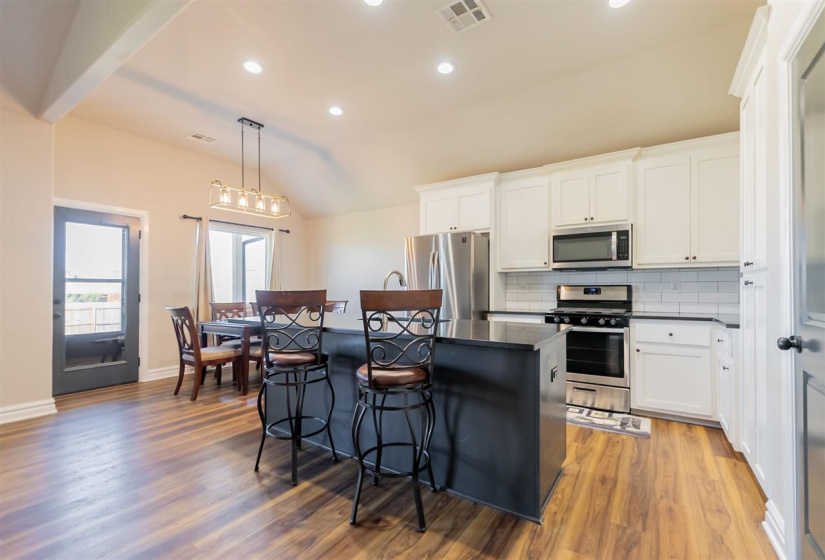 3 Bedrooms Bedrooms, 0 ,2 BathroomsBathrooms,Residential,Single Family,Grandview,1,132858