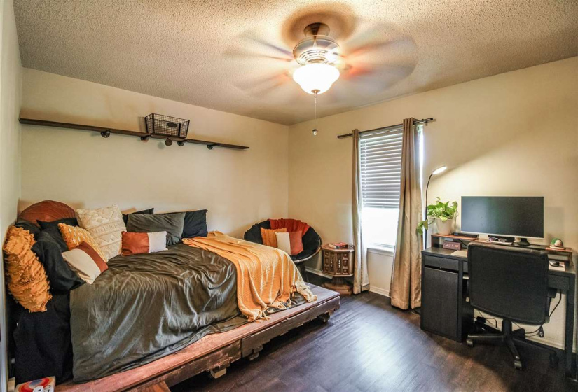 3 Bedrooms Bedrooms, 0 ,2 BathroomsBathrooms,Residential,Single Family,Skyline,1,132859