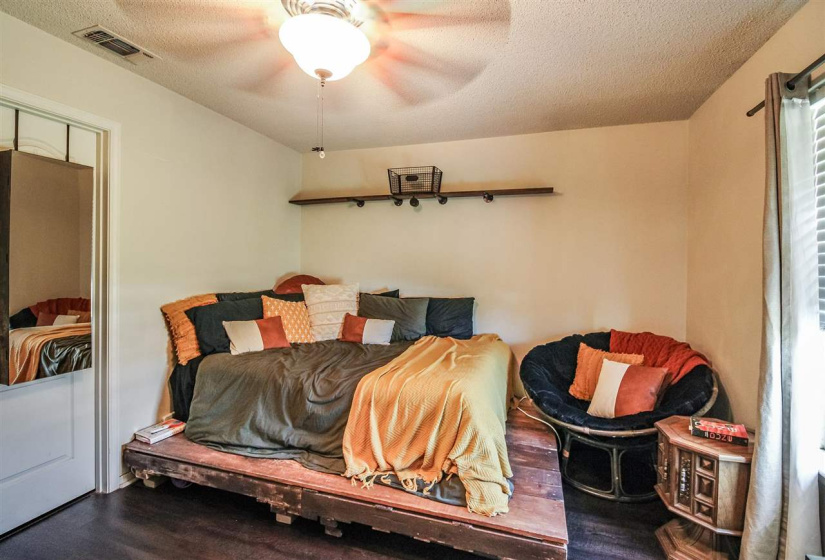 3 Bedrooms Bedrooms, 0 ,2 BathroomsBathrooms,Residential,Single Family,Skyline,1,132859