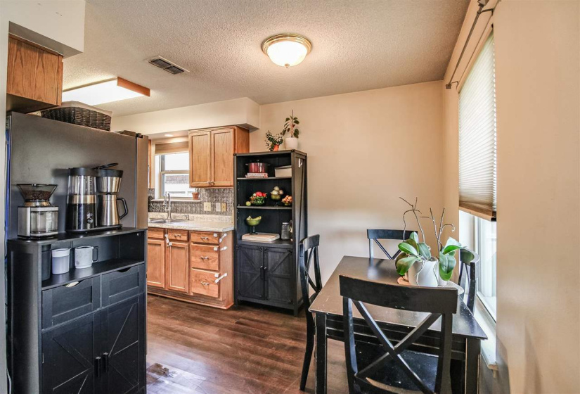 3 Bedrooms Bedrooms, 0 ,2 BathroomsBathrooms,Residential,Single Family,Skyline,1,132859