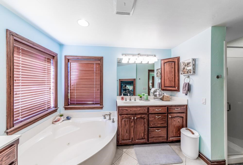 4 Bedrooms Bedrooms, 0 ,3 BathroomsBathrooms,Residential,Single Family,Pecan Lake,1.5,132867