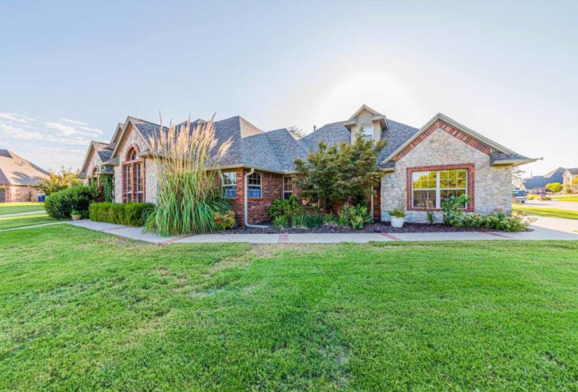 4 Bedrooms Bedrooms, 0 ,3 BathroomsBathrooms,Residential,Single Family,Pecan Lake,1.5,132867