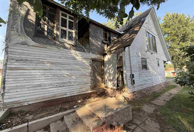 4 Bedrooms Bedrooms, 0 ,2 BathroomsBathrooms,Residential,Single Family,7th,2,132872