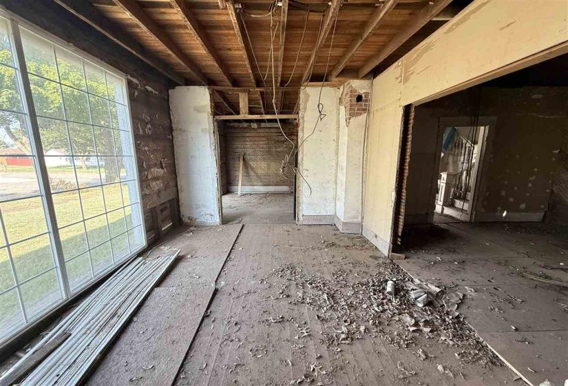 4 Bedrooms Bedrooms, 0 ,2 BathroomsBathrooms,Residential,Single Family,7th,2,132872