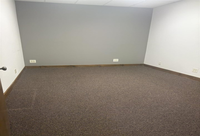0 , 0 ,0,Commercial/industrial,Commercial,7th Avenue,1,132879