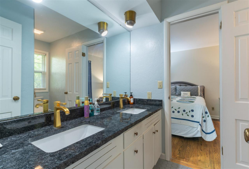 3 Bedrooms Bedrooms, 0 ,2 BathroomsBathrooms,Residential,Single Family,Graham,1,132880