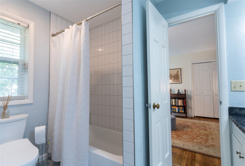 3 Bedrooms Bedrooms, 0 ,2 BathroomsBathrooms,Residential,Single Family,Graham,1,132880
