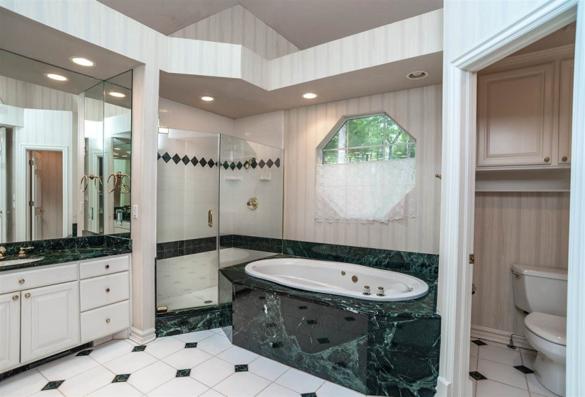 5 Bedrooms Bedrooms, 0 ,3 BathroomsBathrooms,Residential,Single Family,Woodlake,2,132882