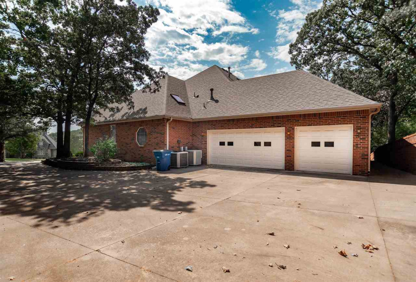 5 Bedrooms Bedrooms, 0 ,3 BathroomsBathrooms,Residential,Single Family,Woodlake,2,132882