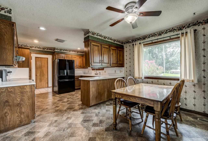 3 Bedrooms Bedrooms, 0 ,2 BathroomsBathrooms,Residential,Single Family,Quail Creek,1,132886