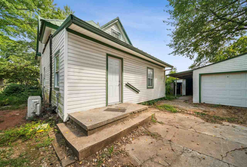 4 Bedrooms Bedrooms, 0 ,2 BathroomsBathrooms,Residential,Single Family,Husband,2,132887