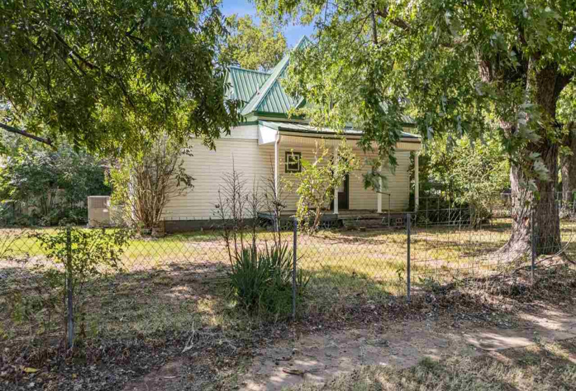 4 Bedrooms Bedrooms, 0 ,2 BathroomsBathrooms,Residential,Single Family,Husband,2,132887