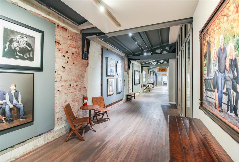 0 , 0 ,11 BathroomsBathrooms,Commercial/industrial,Commercial,Knoblock,2,132890
