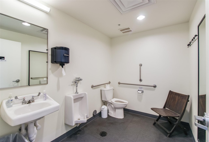 0 , 0 ,11 BathroomsBathrooms,Commercial/industrial,Commercial,Knoblock,2,132890