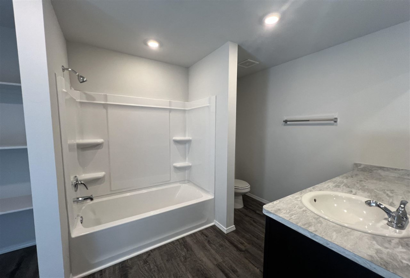 3 Bedrooms Bedrooms, 0 ,2 BathroomsBathrooms,Residential,Single Family,2nd,1,132894