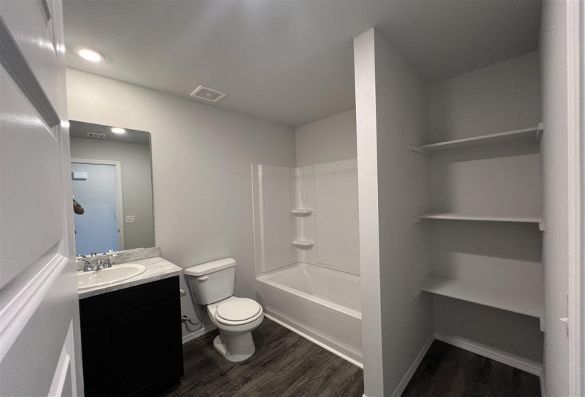 3 Bedrooms Bedrooms, 0 ,2 BathroomsBathrooms,Residential,Single Family,2nd,1,132894